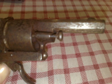 Hola compañeros.
Alguien sabría indicarme el origen y modelo de esta " reliquia "
Se trata de 02
