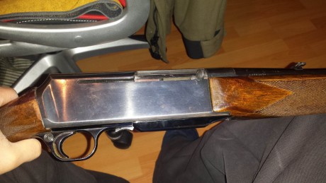 Hola 
Se vende rifle Browning bar1 calibre 270wm o se cambia por mira telescópica de gama alta pagando 02