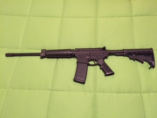 Vendo Smith&Wesson M&P15 de plataforma AR cañón de 16" y paso 1 en 7,5".Culata retráctil 02