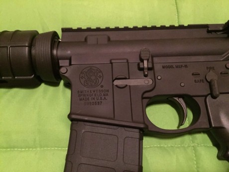 Vendo Smith&Wesson M&P15 de plataforma AR cañón de 16" y paso 1 en 7,5".Culata retráctil 00