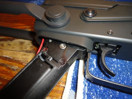 Hola amigos, tras varias conversaciones con una tienda conocida, compro mi primer AK 47 CM042S de culata 02