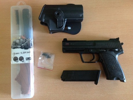 Vendo pistola H&K USP standard 9mm, la vendo por temas económicos. La pistola va de muerte, se ha 02