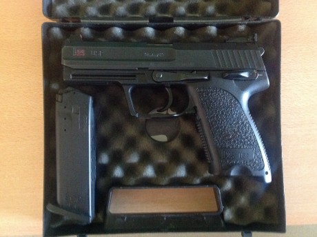 Vendo pistola H&K USP standard 9mm, la vendo por temas económicos. La pistola va de muerte, se ha 00