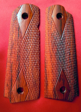 Vendo cachas para pistolas Colt 1911, y todos sus clones, en madera exótica de cocobolo.
-Picadas a 18 20