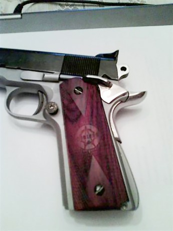 Vendo cachas para pistolas Colt 1911, y todos sus clones, en madera exótica de cocobolo.
-Picadas a 18 71