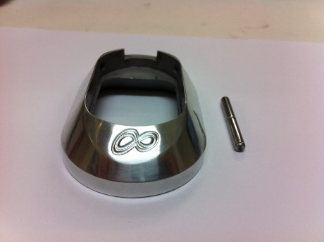 Se vende fanel de aluminio original infinity o se cambia por grip plástico para sti o svi 2011
Esta sin 02