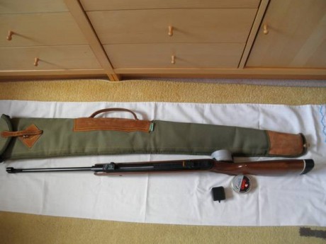 Prácticamente nueva, en perfecto estado mecánico y estético + funda de buena calidad + 500 balines aprox. 01