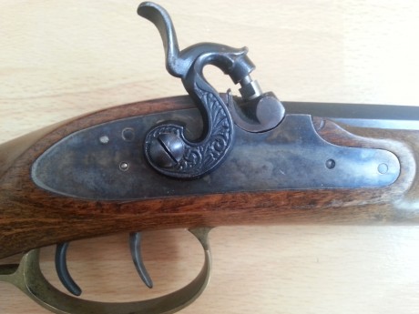 RIFLE DE AVANCARGA HAWKEN CALIBRE 45, marca AMR, doble gatillo, mide 113 y pesa 4,4 kg y el cañon esta 11