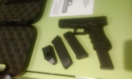 Buenas se vende glock 17 3° generacion completamente nueva el arma inclulle maletin original 3cargadores 20