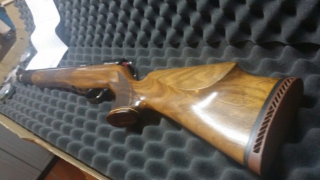 Buenas a todos, 

En un futuro me gustaría hacerme con un huntsman, supongo que la pediría en Ayala, porque 40