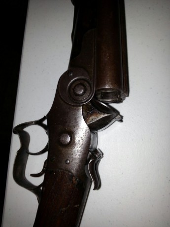 Hola a todos. ..un amigo me ha pedido a ver si podía saber cuanto podría valer una escopeta del 12 antigua. 01