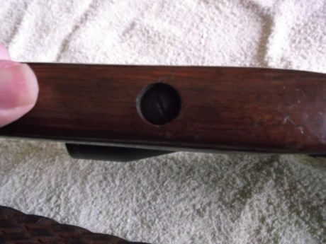 A petición de un compañero voy a intentar poner unas fotos del desmontaje de este rifle con el fin de 30