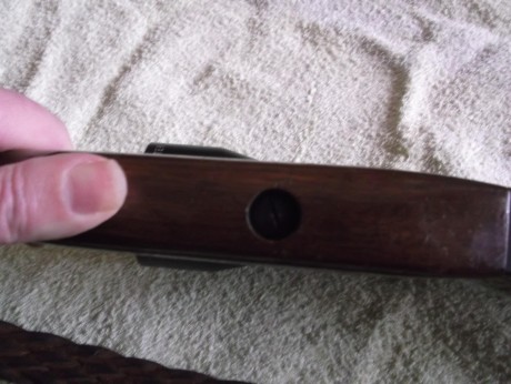 A petición de un compañero voy a intentar poner unas fotos del desmontaje de este rifle con el fin de 40