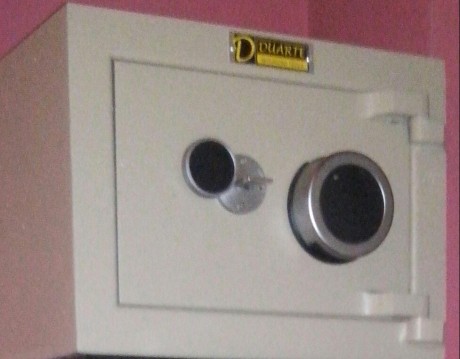 Hola estoy buscando. Armero grado 3 para arma corta. Pero los precios son desorbitados alguien me puede 60