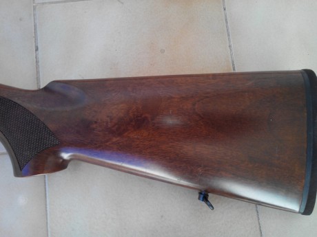 Cambio una escopeta repetidora, Benelli Premium Superligera, cañón de 66cm. , con cinco poli-choques interiores, 01