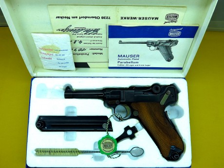 Luger Mauser 06/73  9 para. en estado nuevo con todos los complementos, caja, libro de instrucciones, 11