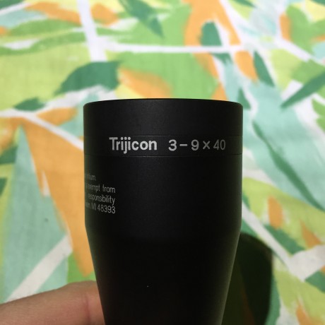 Hola lo dicho vendo esta mira la cual sobran palabras para describirla, auto iluminada regulable estupenda 10