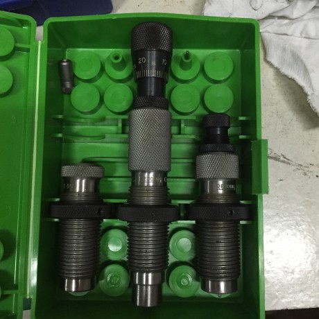 Hola vendo SPS calibre 308 con culata bell and Carlson con tacto de goma es una gozada.
 Mira NF 12-42 20