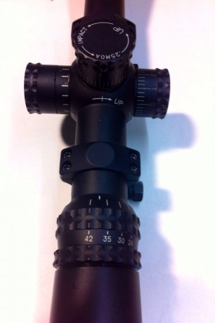 Pues eso que pongo a la venta este extraordinario visor NIGHTFORCE modelo NXS 12-42X56 con retícula MLR 22