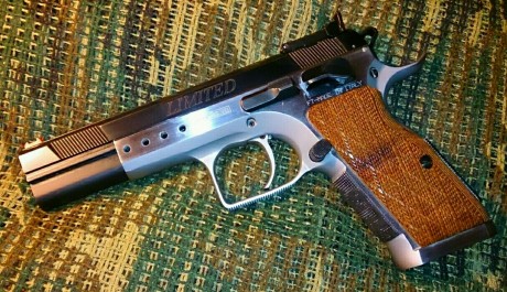 Vendo Tanfoglio Limited (small frame) 9mm PB. Simple Acción, con 2 cañones polygonales. 5" y 6" 00