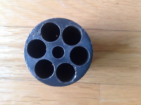 Vendo este revolver de avancarga, tiene marcas de bastante uso, ideal para iniciarse en la avancarga. 00
