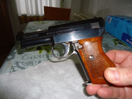  john2.JPG Hola a tod@s....


   UN AMIGO ME HA PEDIDO    QUE LE PONGA ESTE ANUNCIO ya que no se le da 11