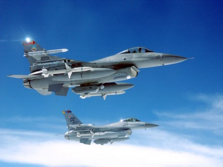 Pues eso, en este hilo pretendo deleitaros como amantes de los aviones de combate que sois muchos, con 80