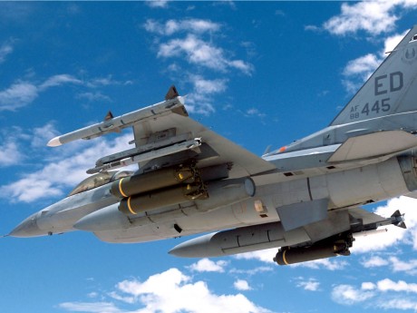 Pues eso, en este hilo pretendo deleitaros como amantes de los aviones de combate que sois muchos, con 92