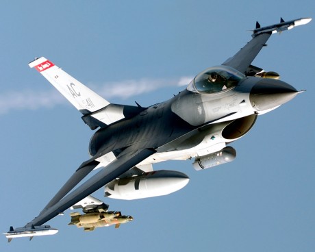 Pues eso, en este hilo pretendo deleitaros como amantes de los aviones de combate que sois muchos, con 90