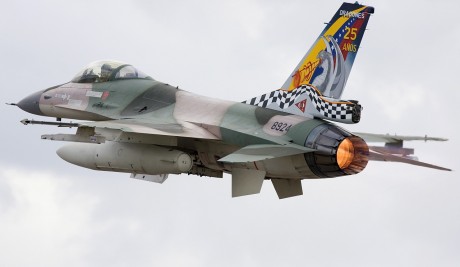 Pues eso, en este hilo pretendo deleitaros como amantes de los aviones de combate que sois muchos, con 101