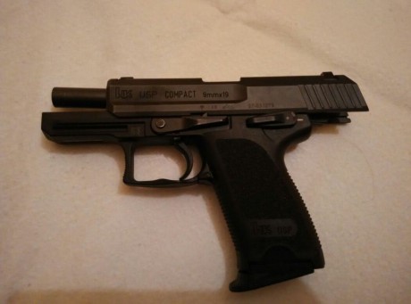Hola, un amigo vende todas sus armas por enfermedad. En este caso se trata de una pistola HK USP Compact 02