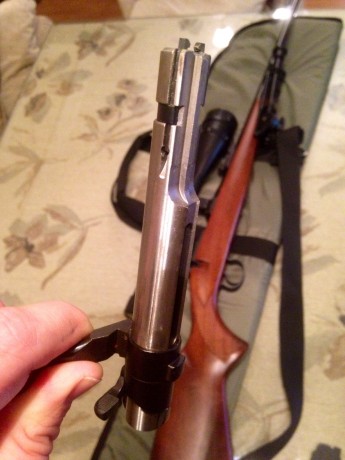 Carabina Cz 452 Deluxe, con menos de 500 disparos, se entrega con mira telescópica, bipode y funda.
Precio 111