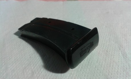 Vendo cargador de 10 cartuchos Anschutz calibre 22LR para los modelos 1416 y 1418.

Precio.- 45 euros 00