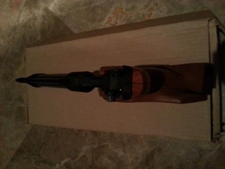 vendo pistola baikal 46 M. Tiene un año de antigüedad. Esta nueva.Precio 310 € envío incluido 01