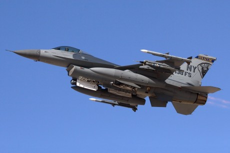 Pues eso, en este hilo pretendo deleitaros como amantes de los aviones de combate que sois muchos, con 120
