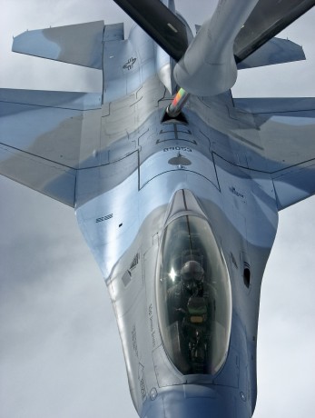 Pues eso, en este hilo pretendo deleitaros como amantes de los aviones de combate que sois muchos, con 152