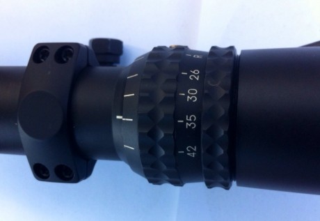 Pues eso que pongo a la venta este extraordinario visor NIGHTFORCE modelo NXS 12-42X56 con retícula MLR 50