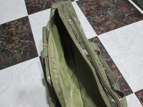 Ando haciendo un poco de limpieza en el trastero, y tengo por aquí una funda que no uso.

Ha tenido muy 02