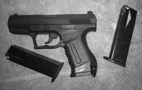  IMG_20150218_120358.JPG 

Vendo Walter P99  9 mm guiada en F.  270 €, en buen estado con normales señales 00