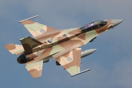 Pues eso, en este hilo pretendo deleitaros como amantes de los aviones de combate que sois muchos, con 01