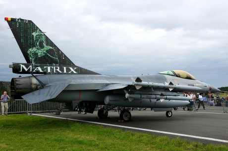 Pues eso, en este hilo pretendo deleitaros como amantes de los aviones de combate que sois muchos, con 21