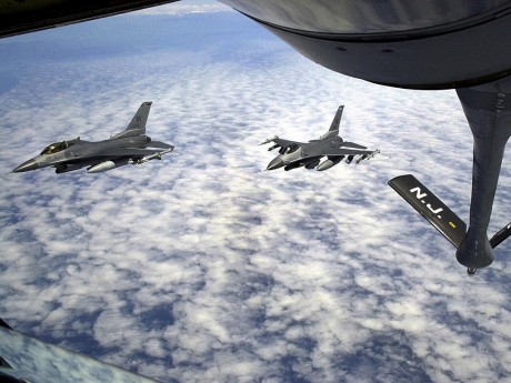 Pues eso, en este hilo pretendo deleitaros como amantes de los aviones de combate que sois muchos, con 20