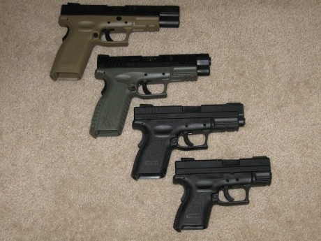  Springfield Armory XD-M 3.8 

una imagen...

 19 cartuchos 
 en menos de 4 pulgadas 
 menos de 800 gramos 10