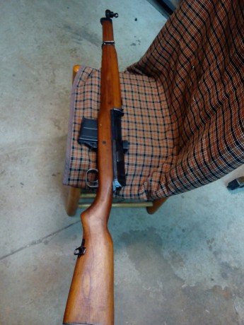 Vendo fusil Hakim semiautomático en calibre 7.92x57 mauser , cargador de 10 cartuchos , precisión excelente.
 02