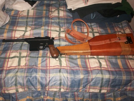 vendo funda-culata mauser c96,es una replica no es original,la compre para una c96 de umarex pero no le 00