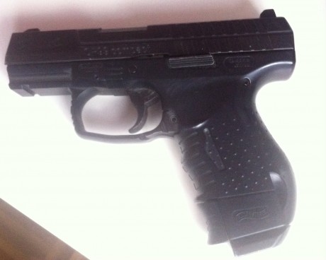 Vendo por no usar, a penas sin uso.
Pistola  Walther CP99 compact semiautomática de  bombonas CO2.
Calibre: 01