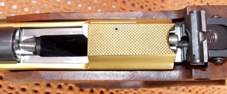 Hola, por dejar esta afición vendo mi equipo para el tiro formado por:

Pistola Cal.22 LR Unique Des96U, 30