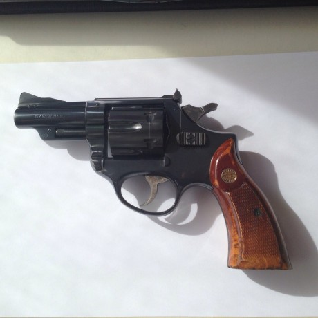 ----------------------------Compañero vende------------------------
Revolver 
Marca: Astra
Calibre: 38sp
Longitud 00