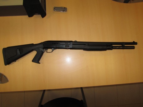 Vendo escopeta BENELLI M3, cañon de 50 cm. con culata Mesa Tactical y cantonera de gel Limbsaver. 

Como 02