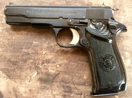 Vendo esta joya de la malograda industria armera española.
Antes de mi perteneció sólo a un propietario 01